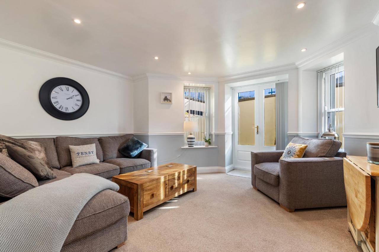 3 South Beach Court - Cosy Seafront Apartment テンビー エクステリア 写真