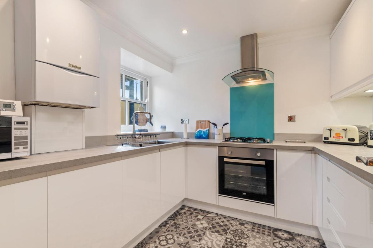3 South Beach Court - Cosy Seafront Apartment テンビー エクステリア 写真