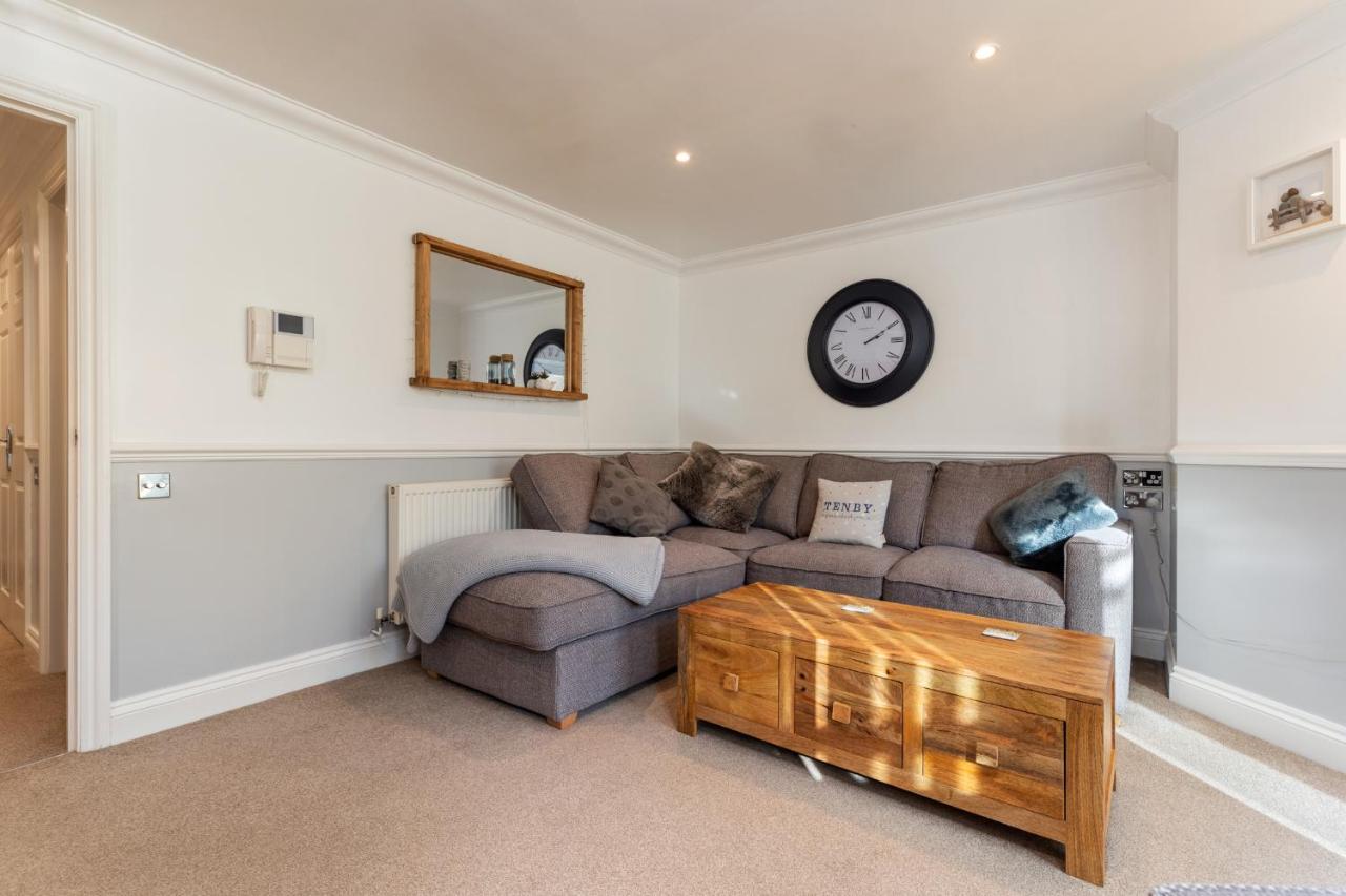 3 South Beach Court - Cosy Seafront Apartment テンビー エクステリア 写真
