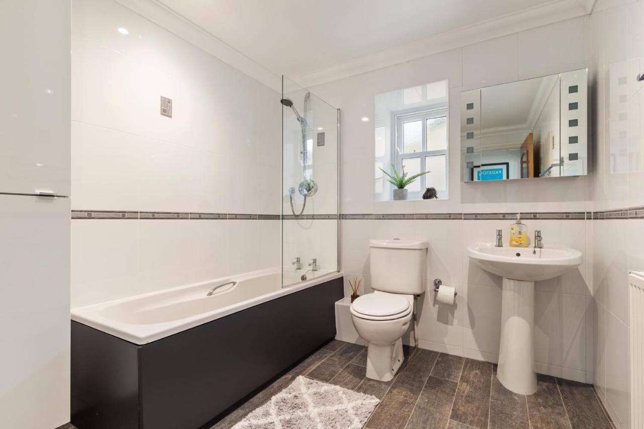3 South Beach Court - Cosy Seafront Apartment テンビー エクステリア 写真